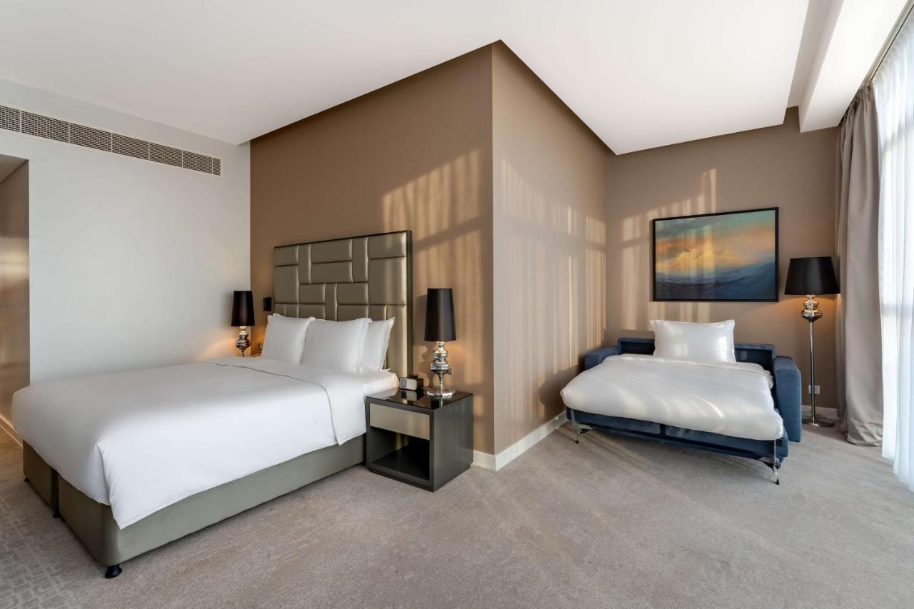 Radisson Dubai Damac Hills Hotel ภายนอก รูปภาพ