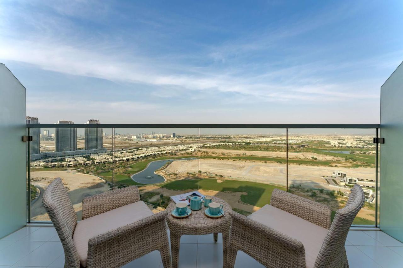 Radisson Dubai Damac Hills Hotel ภายนอก รูปภาพ