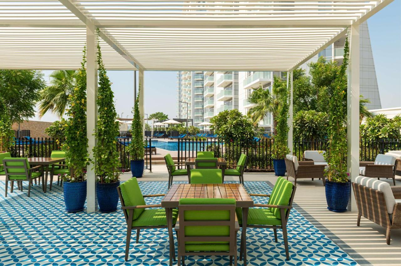 Radisson Dubai Damac Hills Hotel ภายนอก รูปภาพ