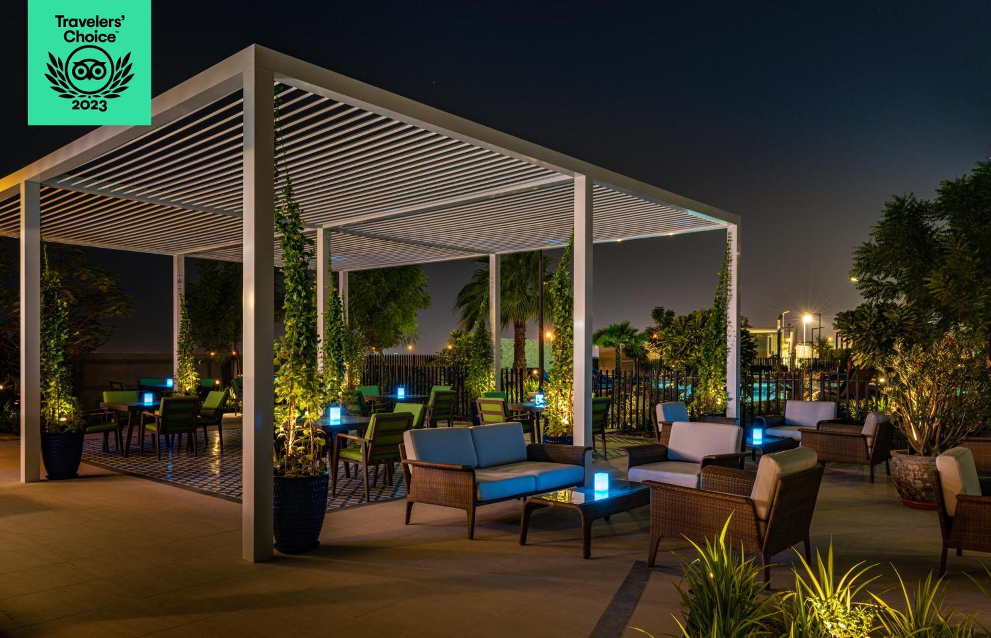 Radisson Dubai Damac Hills Hotel ภายนอก รูปภาพ