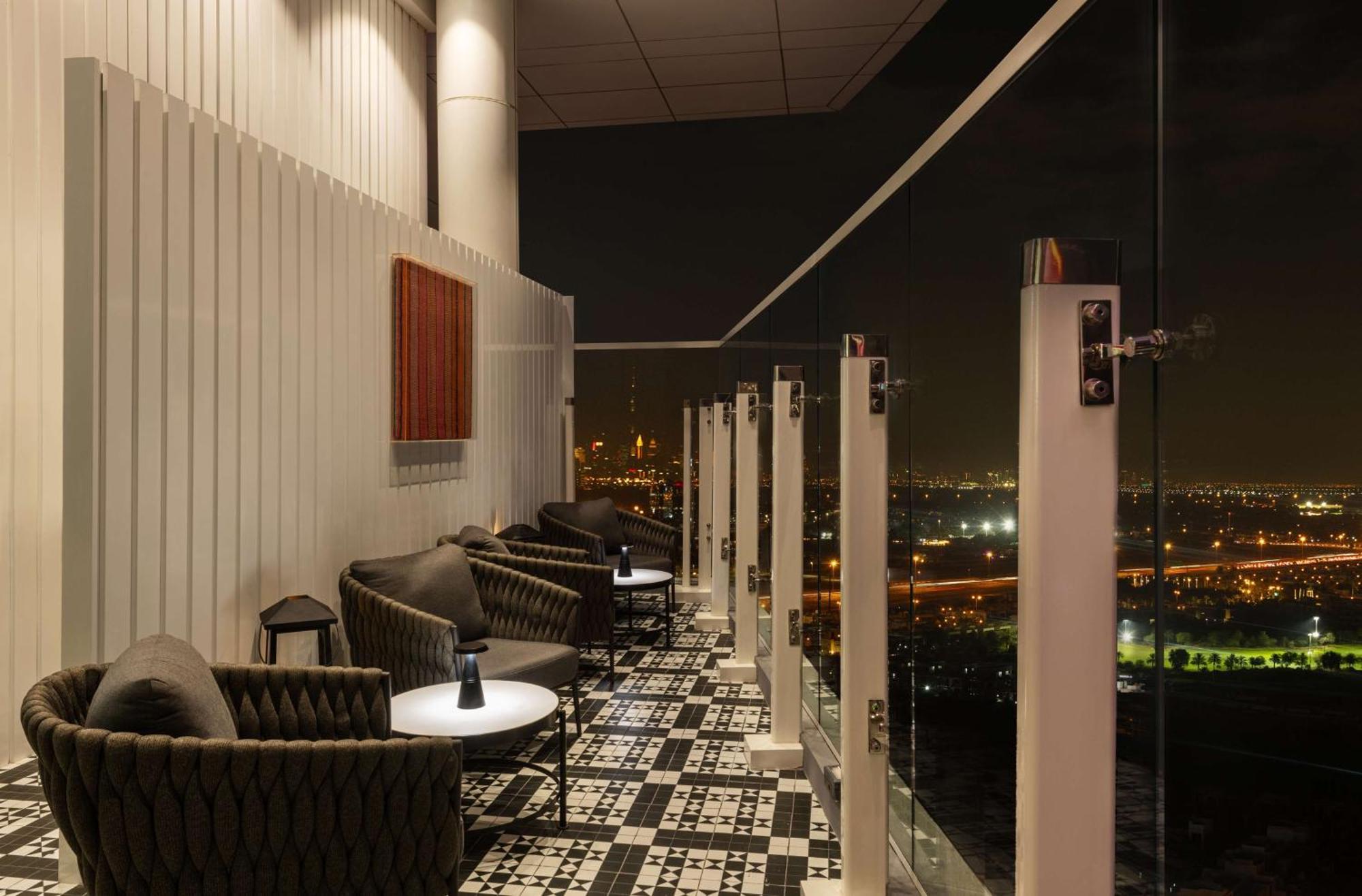 Radisson Dubai Damac Hills Hotel ภายนอก รูปภาพ