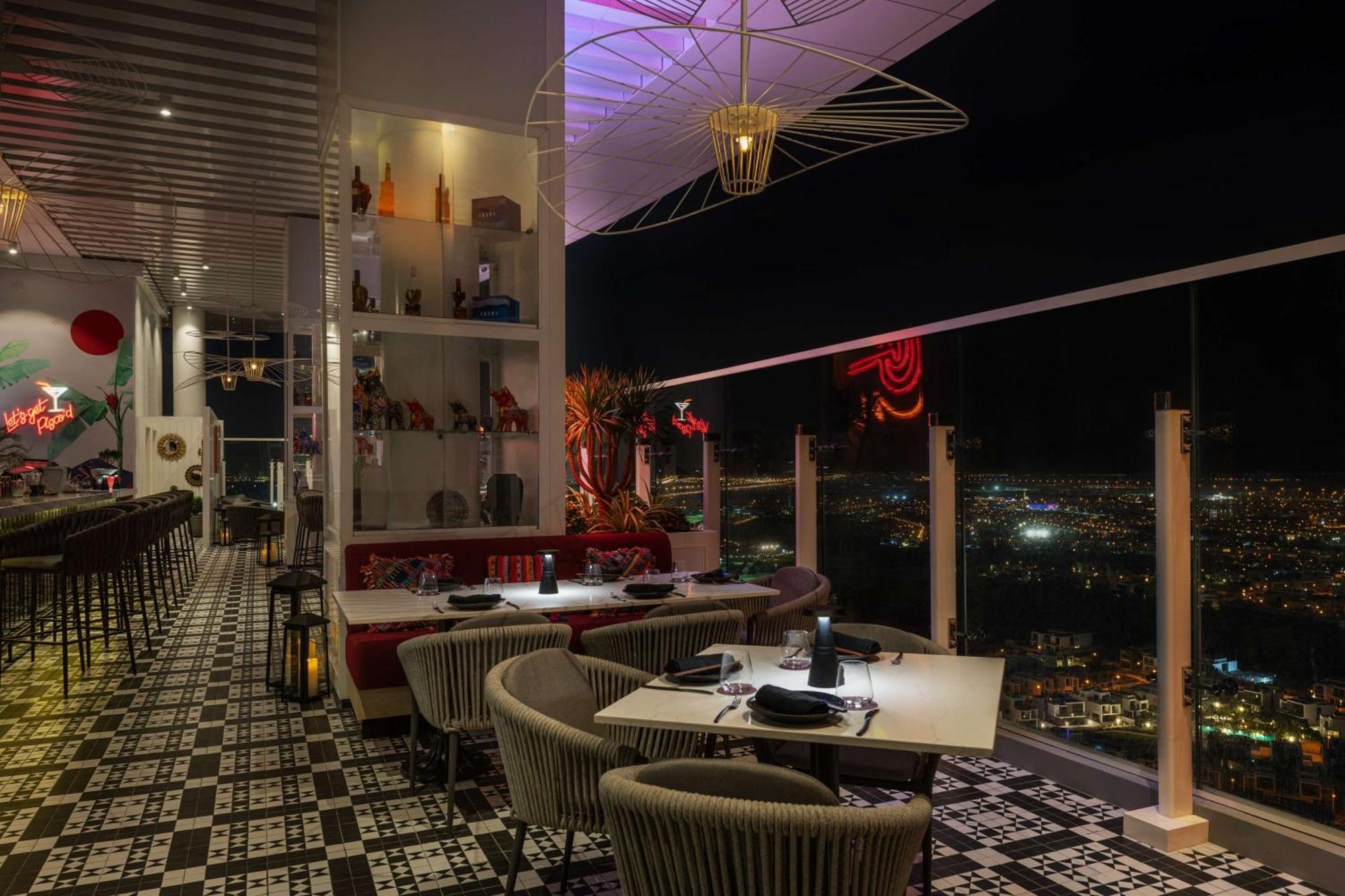 Radisson Dubai Damac Hills Hotel ภายนอก รูปภาพ