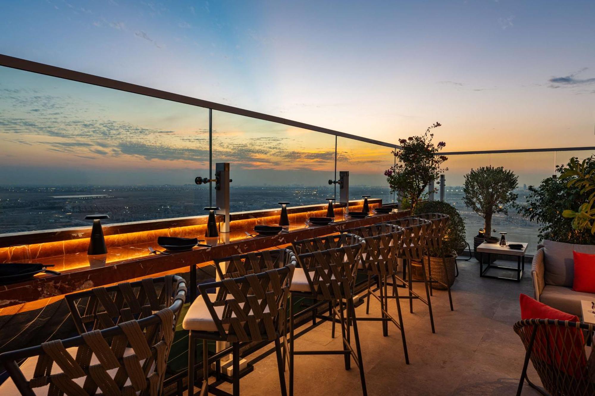 Radisson Dubai Damac Hills Hotel ภายนอก รูปภาพ