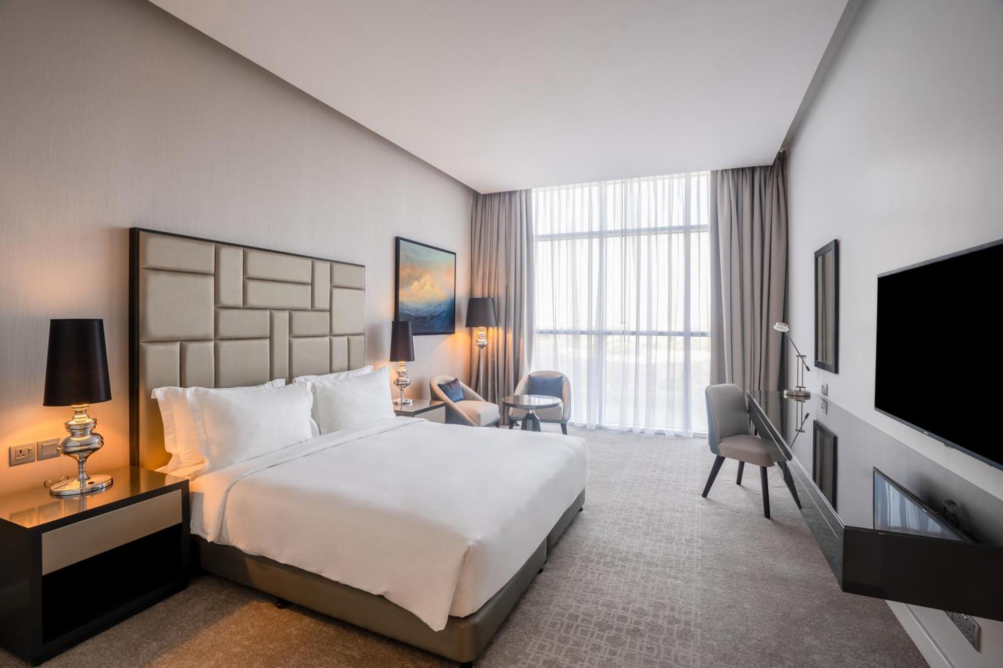 Radisson Dubai Damac Hills Hotel ภายนอก รูปภาพ