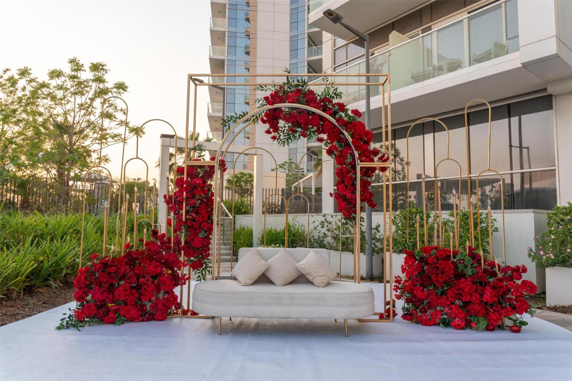 Radisson Dubai Damac Hills Hotel ภายนอก รูปภาพ